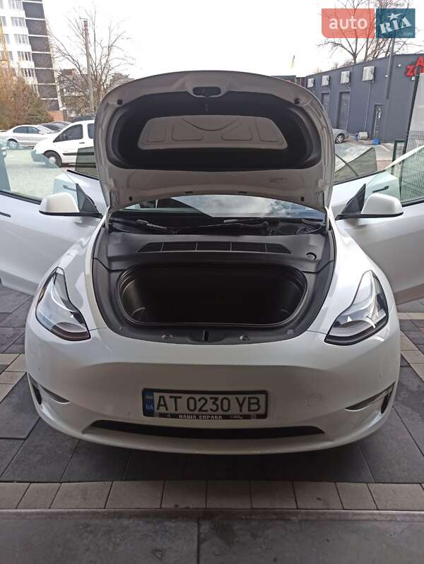Позашляховик / Кросовер Tesla Model Y 2022 в Івано-Франківську