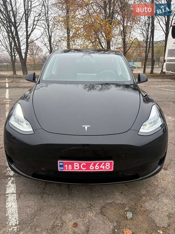 Внедорожник / Кроссовер Tesla Model Y 2023 в Ровно