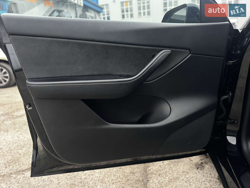 Внедорожник / Кроссовер Tesla Model Y 2021 в Житомире