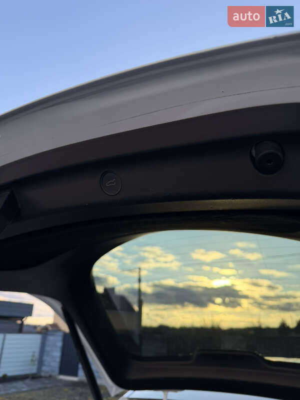 Внедорожник / Кроссовер Tesla Model Y 2022 в Луцке