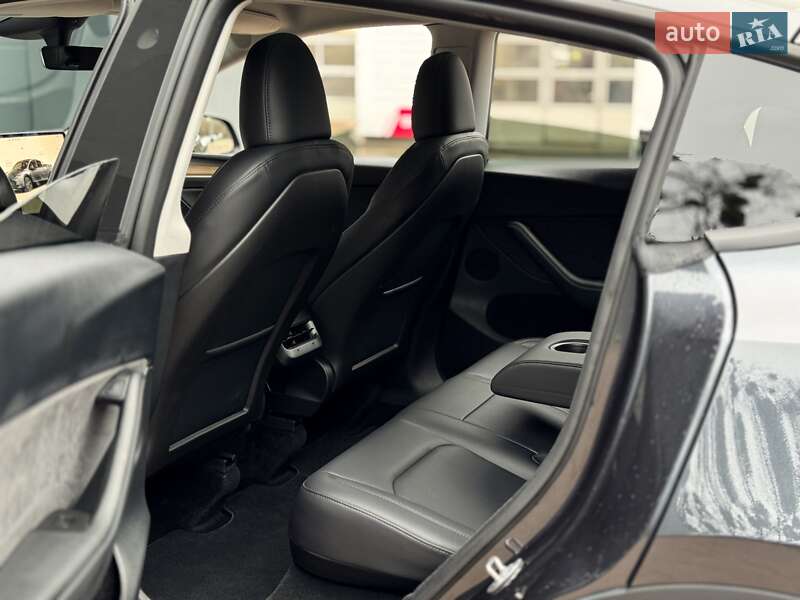 Внедорожник / Кроссовер Tesla Model Y 2024 в Киеве