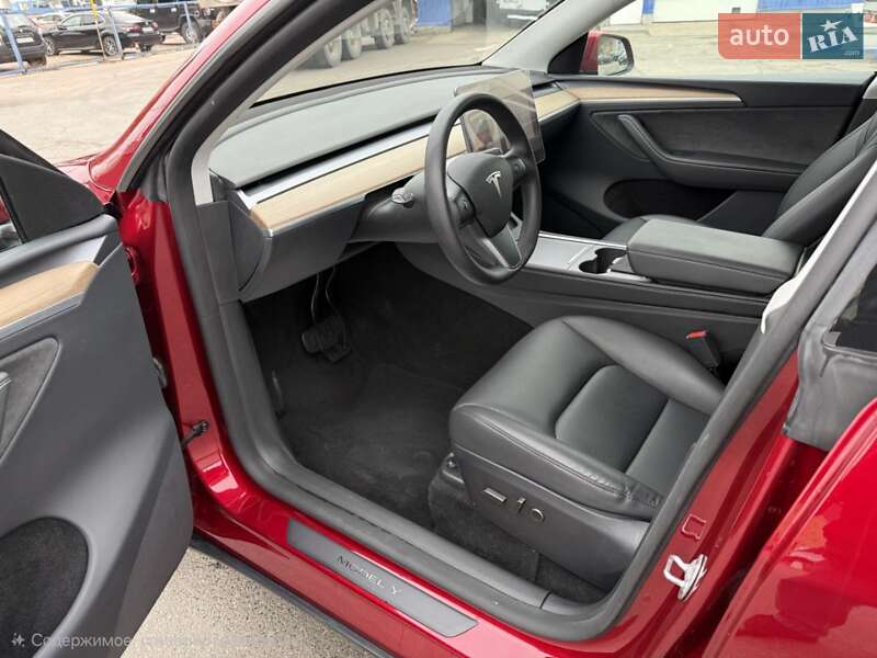 Внедорожник / Кроссовер Tesla Model Y 2024 в Киеве