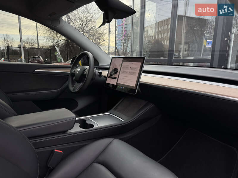 Внедорожник / Кроссовер Tesla Model Y 2024 в Львове