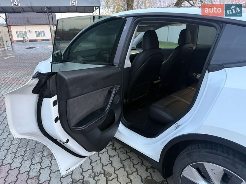 Внедорожник / Кроссовер Tesla Model Y 2023 в Снятине