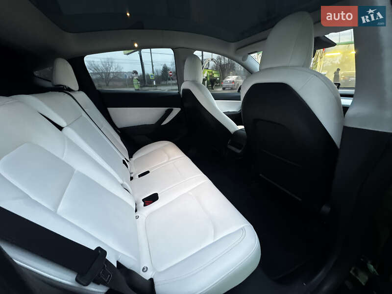 Внедорожник / Кроссовер Tesla Model Y 2022 в Киеве