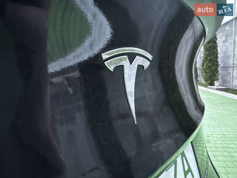 Внедорожник / Кроссовер Tesla Model Y 2022 в Киеве
