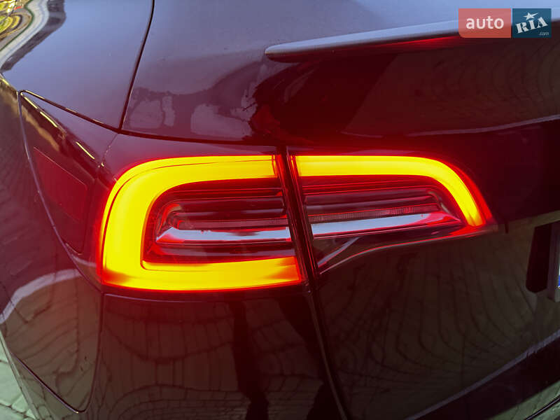 Внедорожник / Кроссовер Tesla Model Y 2022 в Киеве