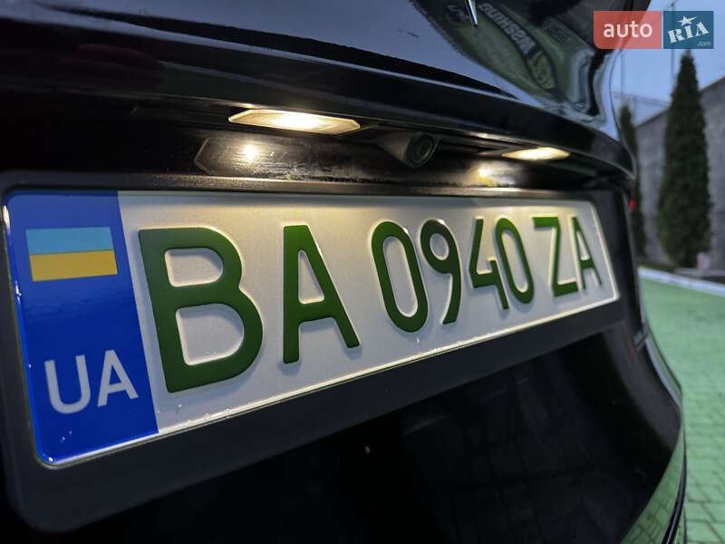 Внедорожник / Кроссовер Tesla Model Y 2022 в Киеве