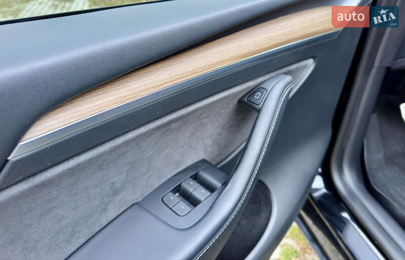 Внедорожник / Кроссовер Tesla Model Y 2023 в Харькове