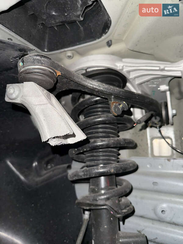 Внедорожник / Кроссовер Tesla Model Y 2025 в Самборе фото 6 Внедорожник / Кроссовер Tesla Model Y 2025 в Самборе