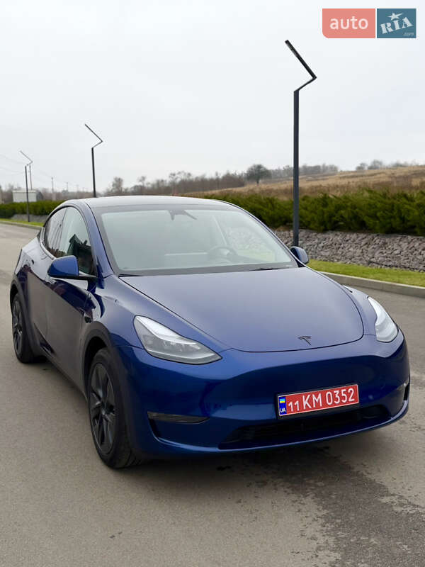 Внедорожник / Кроссовер Tesla Model Y 2024 в Киеве