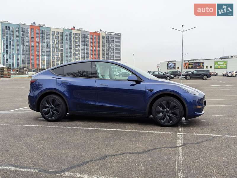 Внедорожник / Кроссовер Tesla Model Y 2025 в Киеве