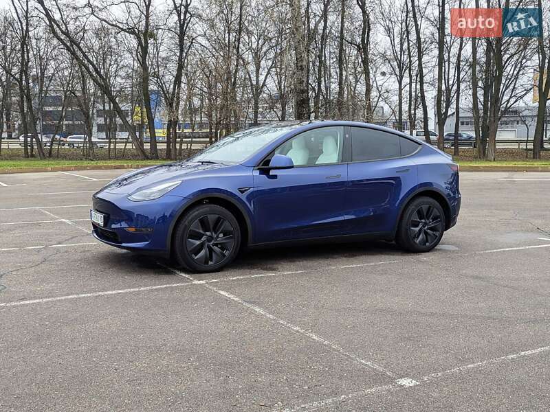 Внедорожник / Кроссовер Tesla Model Y 2025 в Киеве