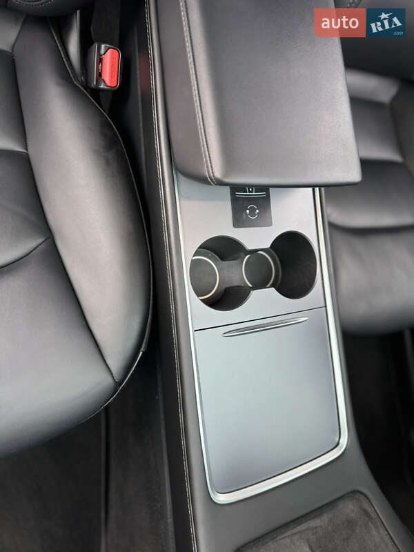 Внедорожник / Кроссовер Tesla Model Y 2023 в Киеве фото 72 Внедорожник / Кроссовер Tesla Model Y 2023 в Киеве