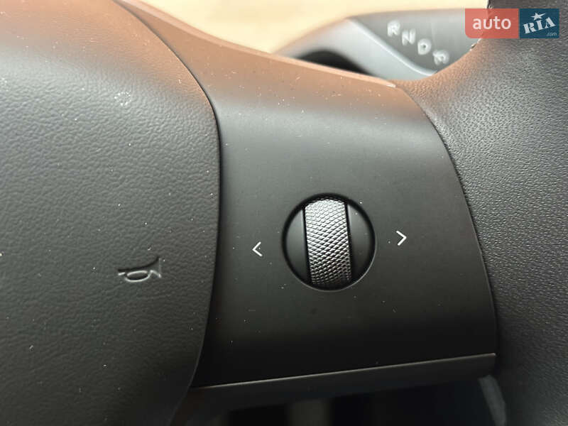 Внедорожник / Кроссовер Tesla Model Y 2024 в Киеве фото 52 Внедорожник / Кроссовер Tesla Model Y 2024 в Киеве