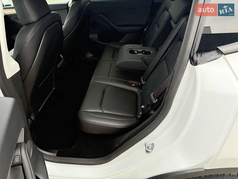 Внедорожник / Кроссовер Tesla Model Y 2025 в Львове