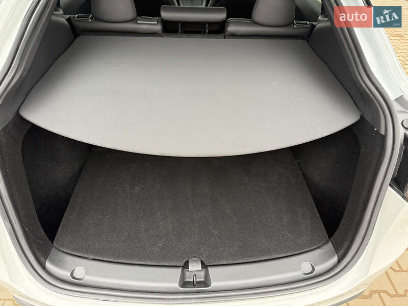 Внедорожник / Кроссовер Tesla Model Y 2025 в Львове