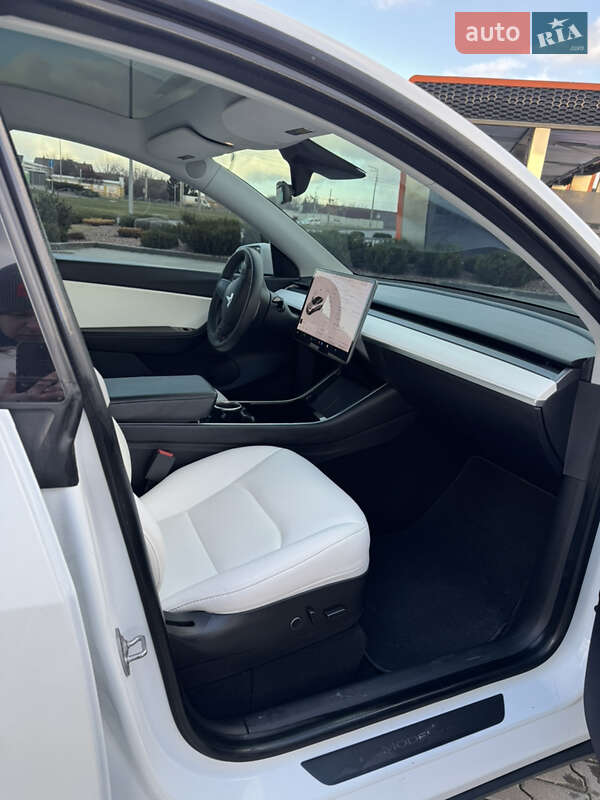 Внедорожник / Кроссовер Tesla Model Y 2021 в Харькове