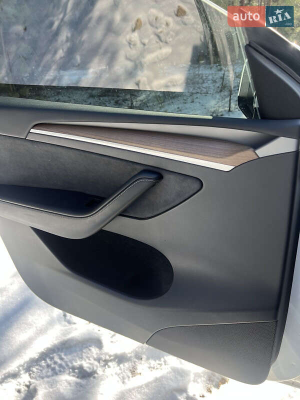 Внедорожник / Кроссовер Tesla Model Y 2023 в Хмельнике фото 9 Внедорожник / Кроссовер Tesla Model Y 2023 в Хмельнике