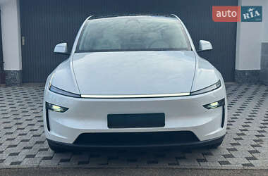 Внедорожник / Кроссовер Tesla Model Y 2025 в Ровно
