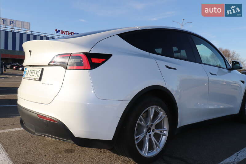 Внедорожник / Кроссовер Tesla Model Y 2020 в Киеве