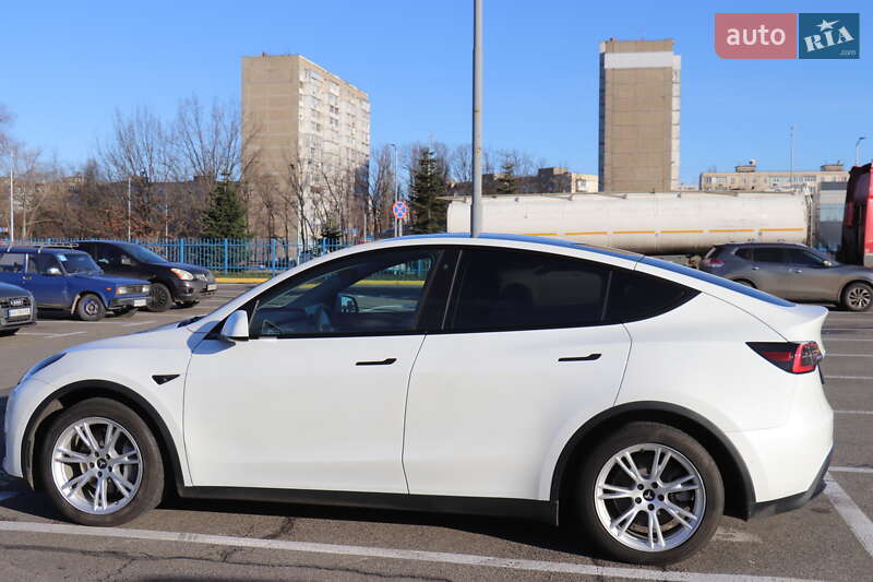 Внедорожник / Кроссовер Tesla Model Y 2020 в Киеве