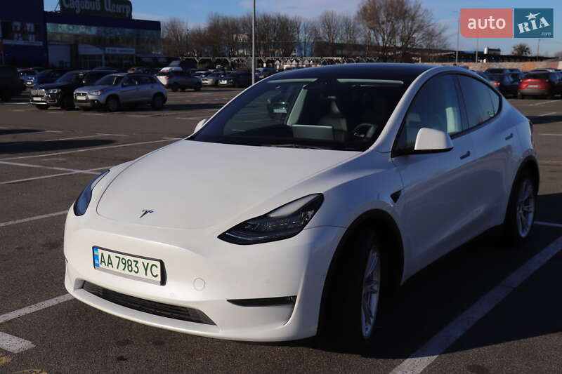 Внедорожник / Кроссовер Tesla Model Y 2020 в Киеве