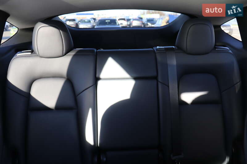 Внедорожник / Кроссовер Tesla Model Y 2020 в Киеве