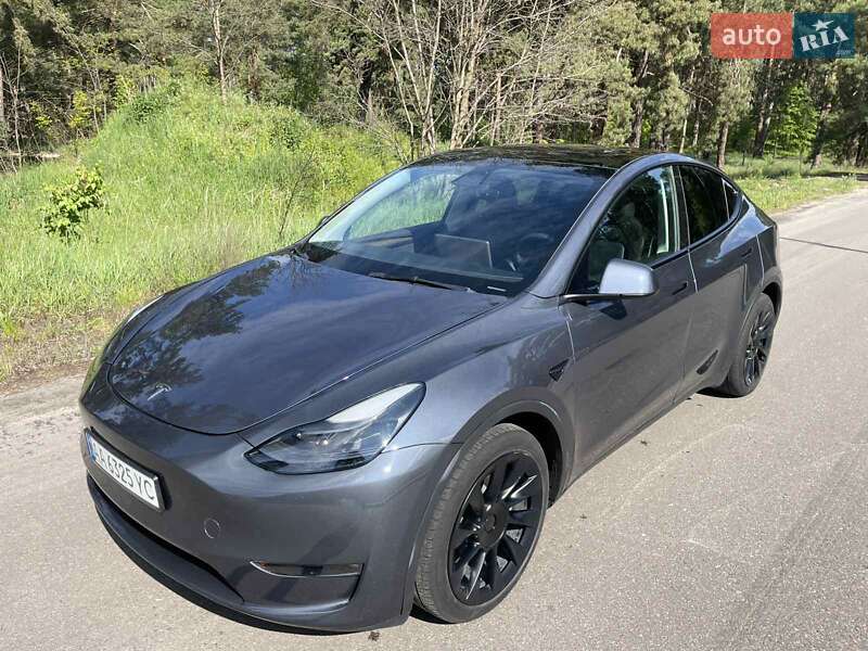 Tesla Model Y 2023