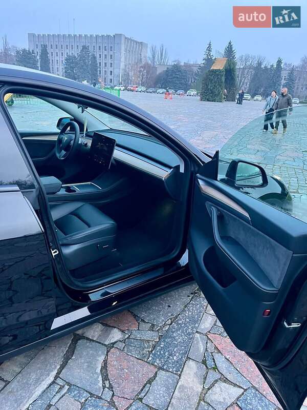 Внедорожник / Кроссовер Tesla Model Y 2023 в Кременчуге фото 13 Внедорожник / Кроссовер Tesla Model Y 2023 в Кременчуге