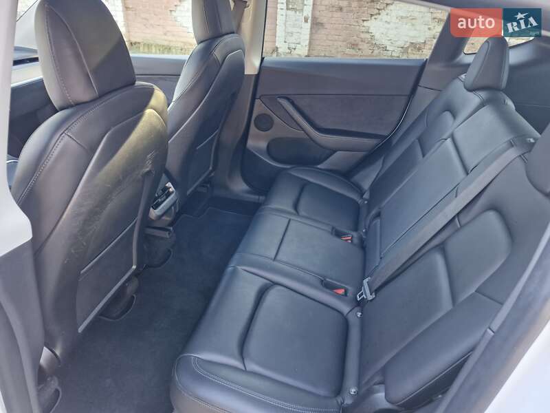 Внедорожник / Кроссовер Tesla Model Y 2022 в Тростянце