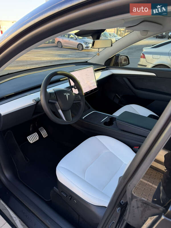 Внедорожник / Кроссовер Tesla Model Y 2024 в Киеве фото 4 Внедорожник / Кроссовер Tesla Model Y 2024 в Киеве