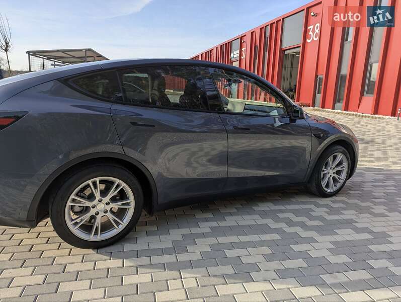 Внедорожник / Кроссовер Tesla Model Y 2024 в Львове фото 14 Внедорожник / Кроссовер Tesla Model Y 2024 в Львове
