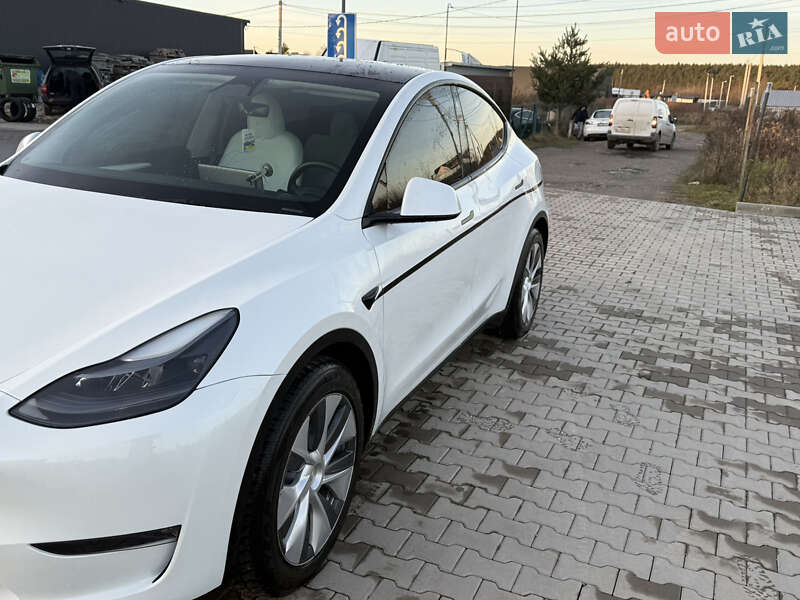 Внедорожник / Кроссовер Tesla Model Y 2023 в Львове