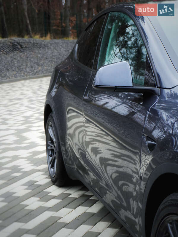 Внедорожник / Кроссовер Tesla Model Y 2024 в Львове