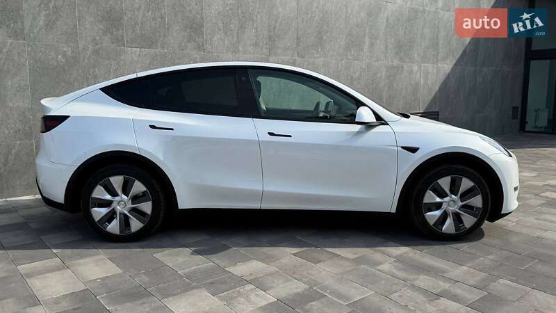 Внедорожник / Кроссовер Tesla Model Y 2024 в Ровно
