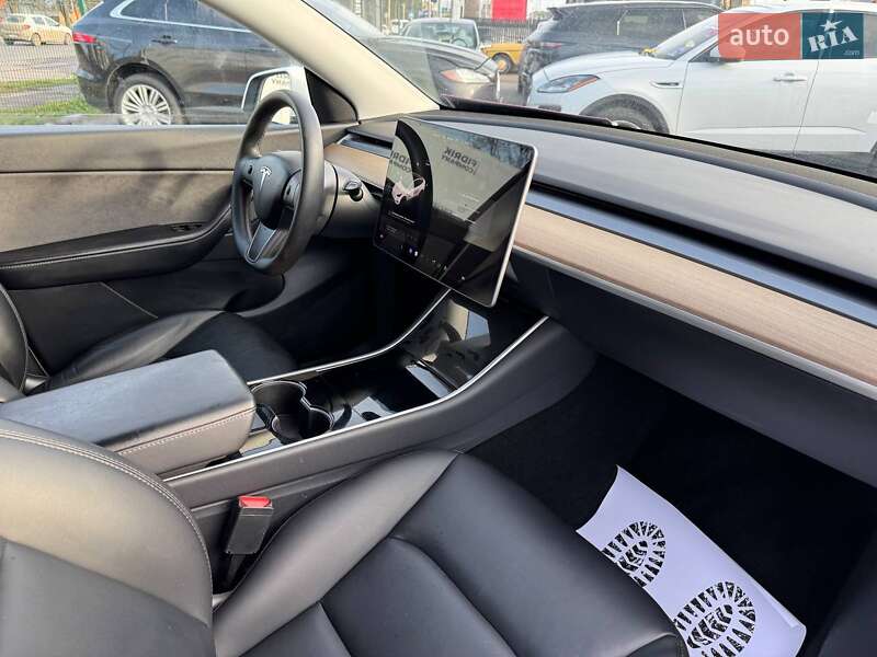 Внедорожник / Кроссовер Tesla Model Y 2020 в Луцке