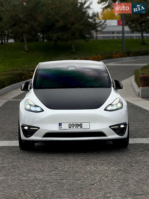 Внедорожник / Кроссовер Tesla Model Y 2023 в Днепре