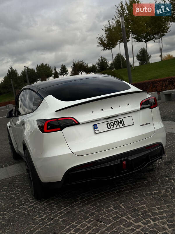 Внедорожник / Кроссовер Tesla Model Y 2023 в Днепре