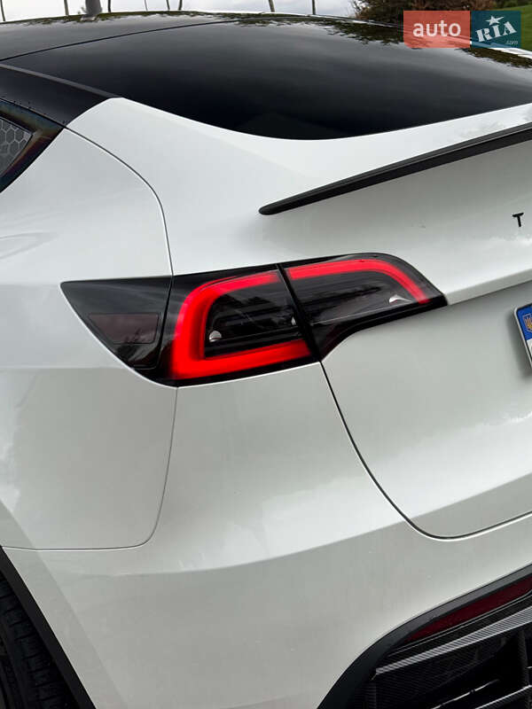 Внедорожник / Кроссовер Tesla Model Y 2023 в Днепре