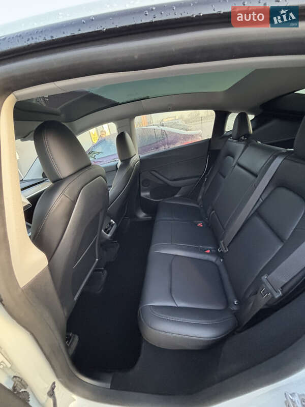 Внедорожник / Кроссовер Tesla Model Y 2023 в Тернополе