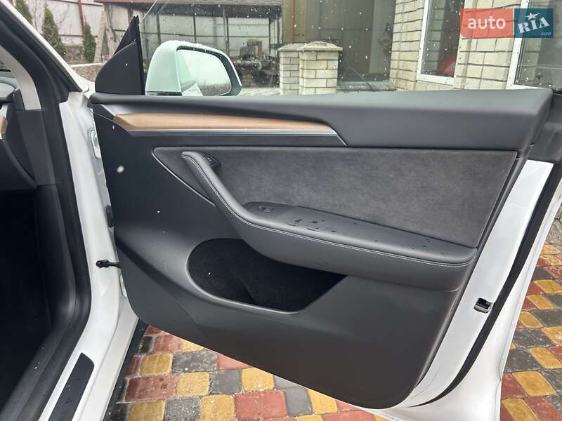 Внедорожник / Кроссовер Tesla Model Y 2022 в Полтаве фото 16 Внедорожник / Кроссовер Tesla Model Y 2022 в Полтаве