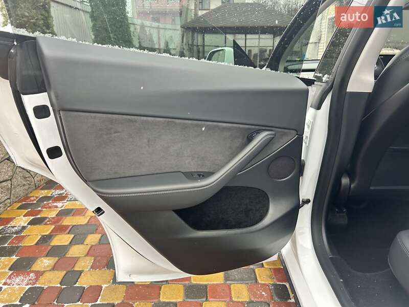 Внедорожник / Кроссовер Tesla Model Y 2022 в Полтаве фото 23 Внедорожник / Кроссовер Tesla Model Y 2022 в Полтаве