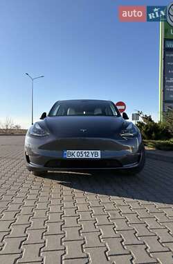 Внедорожник / Кроссовер Tesla Model Y 2021 в Ровно