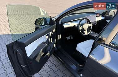 Внедорожник / Кроссовер Tesla Model Y 2021 в Ровно