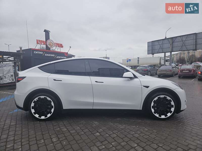 Внедорожник / Кроссовер Tesla Model Y 2023 в Тернополе фото 11 Внедорожник / Кроссовер Tesla Model Y 2023 в Тернополе