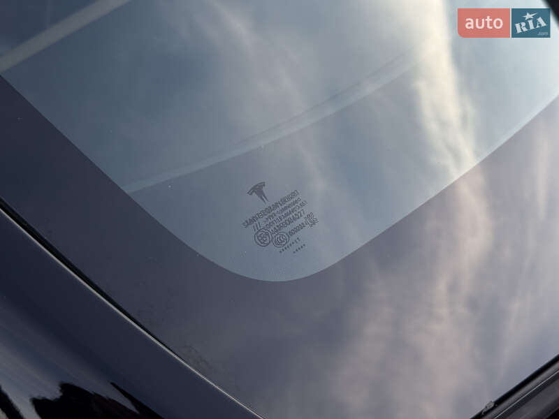 Внедорожник / Кроссовер Tesla Model Y 2021 в Львове