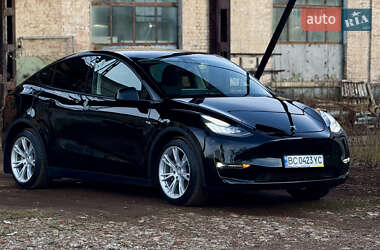 Внедорожник / Кроссовер Tesla Model Y 2021 в Львове