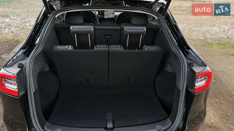 Внедорожник / Кроссовер Tesla Model Y 2021 в Львове