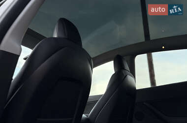 Внедорожник / Кроссовер Tesla Model Y 2021 в Львове